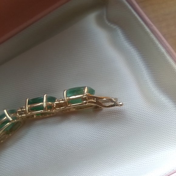 14KT Y/G 29CT Fabulous Emerald Diamond Bracelet - Picture 14 of 17